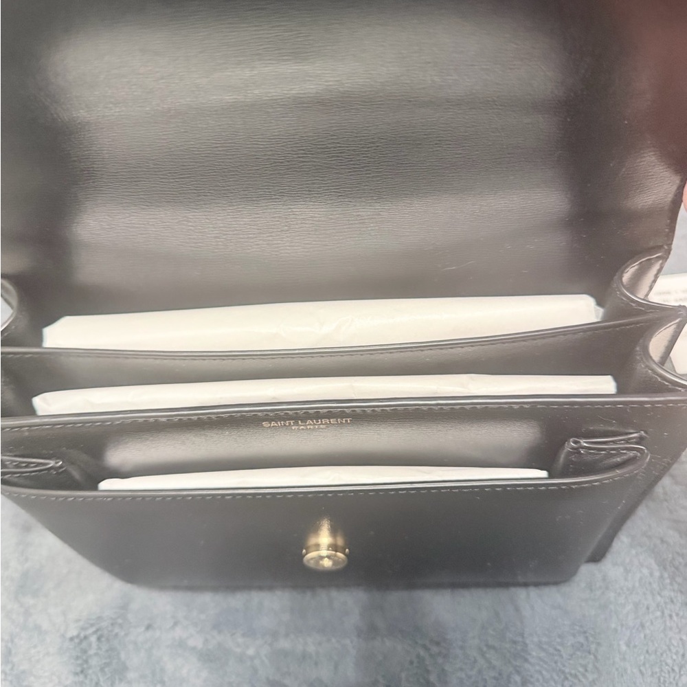 Yves Saint Laurent Black Leather Shoulder Bag - Sunset Medium - Picture 4 of 7